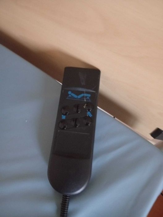 Cama Hospitalar/Geriátrica Articulada Eléctrica - Usada