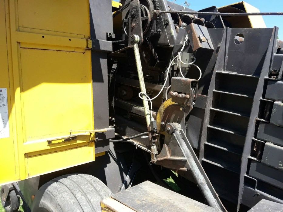 Обмін на авто прес підбирач тюковий Рівьера Касалис 8080 форшріт