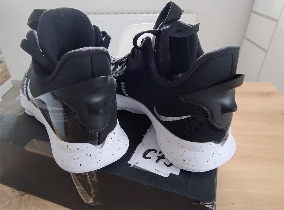 LEBRON WITNES V/ 44/28 / Nowe !