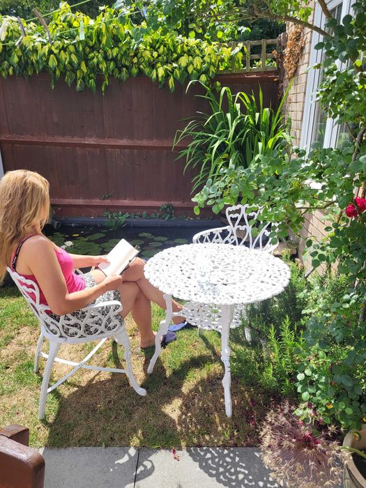 Wyjątkowy zestaw aluminiowych mebli ogrodowych. Styl francuski dworek