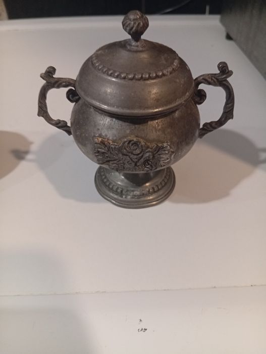 Tin Jars486460637735168001