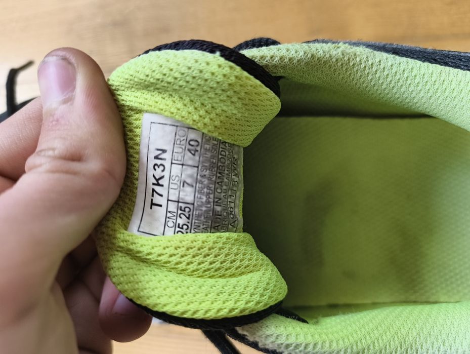 Кросівки asics бігові