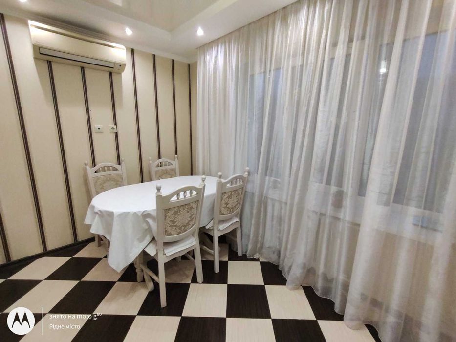 Оренда 3х-кімнатної квартири. Район - Космос.