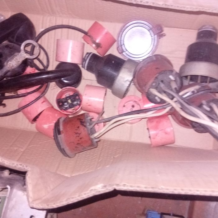 конденсатор,домкрат, насос,диод