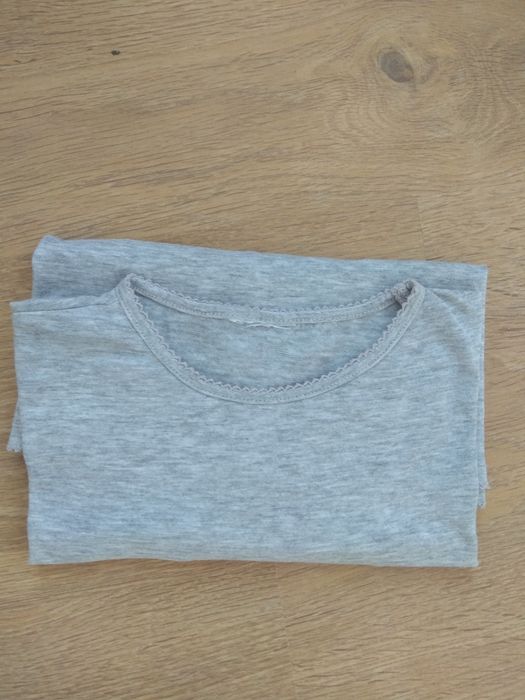 Sprzedam koszulkę dla dzieci.