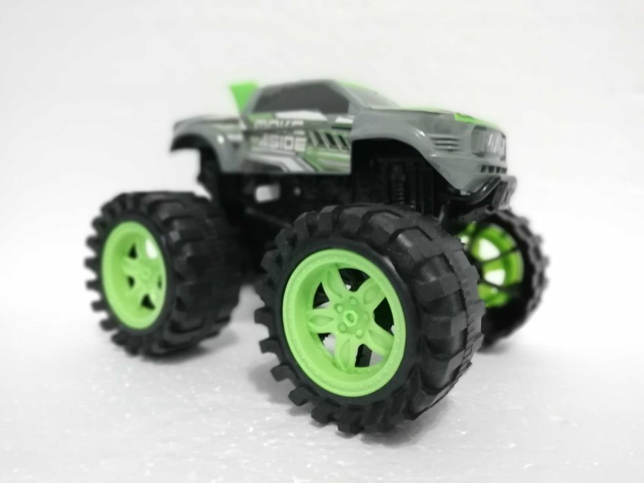 Monster Truck Max Move Aside