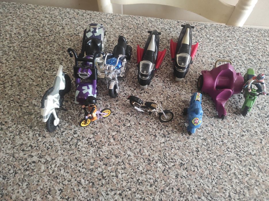 Lote de Bonecos de Miniaturas