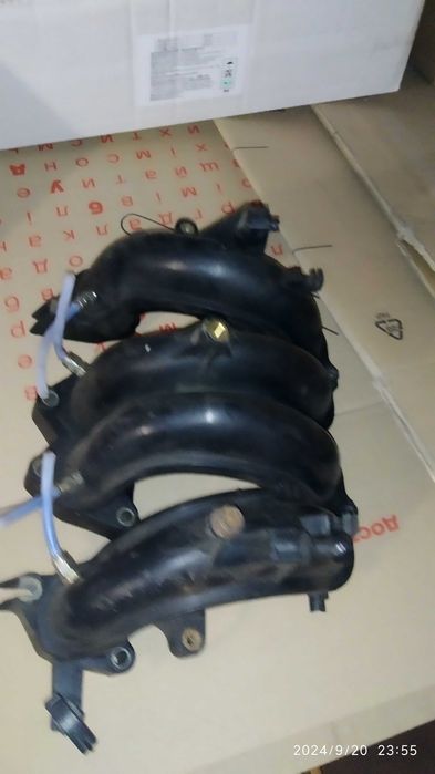 Впускной коллектор, фари 1,6 Audi, Skoda, Seat, VW06А133206N