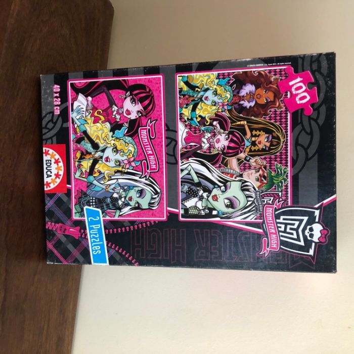 Caixa 2 Puzzles Monster High, da EDUCA, com 100 peças cada