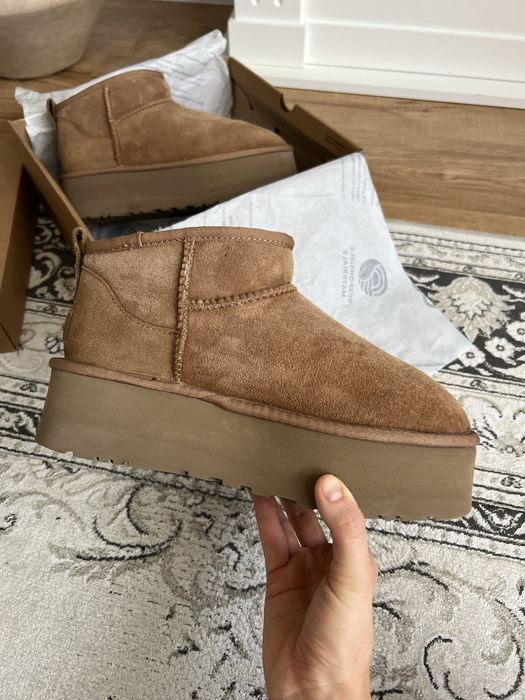 Ugg на масивній платформі