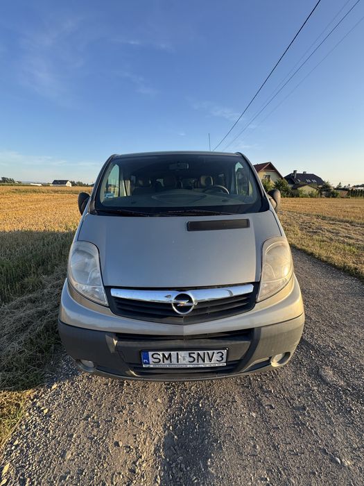 Opel Vivaro 9 os 2013 2.0 diesel manual long