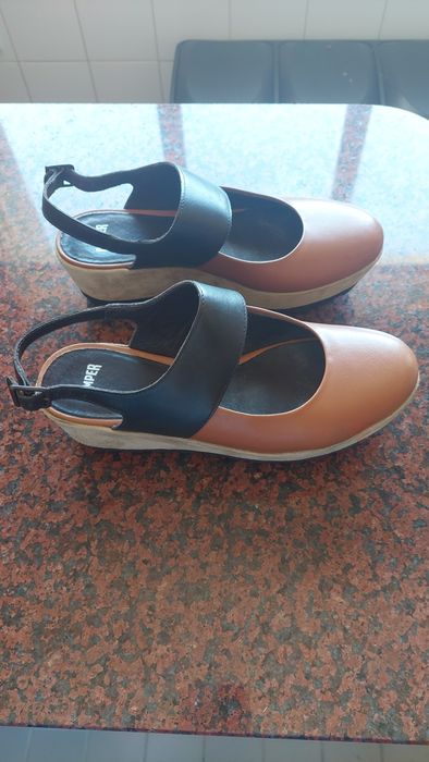 Sapatos de verão, da marca  Camper, com um design bonito