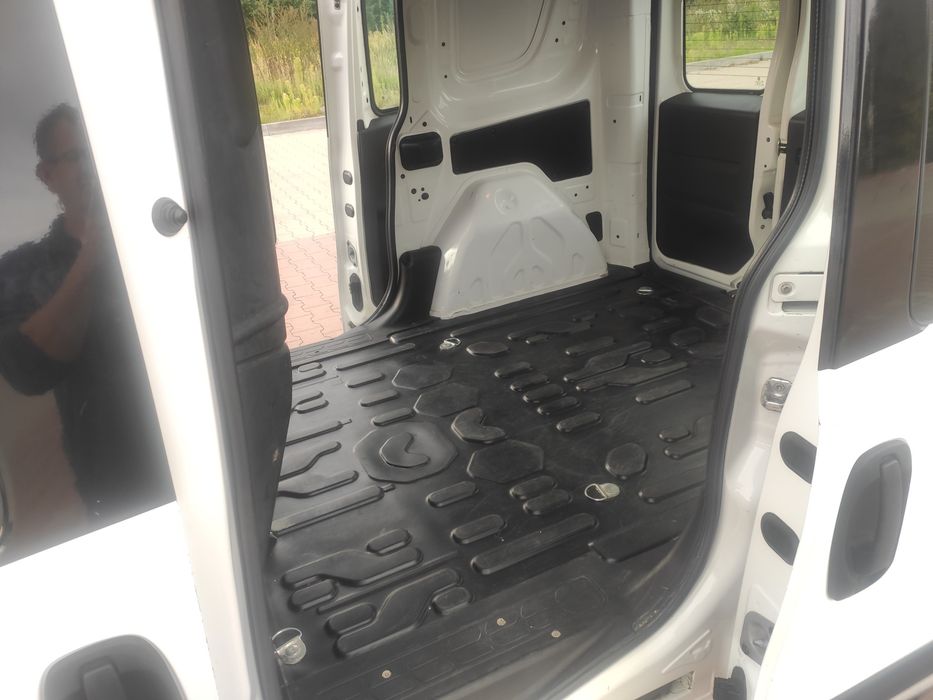 Sprzedam prywatnie fiat Doblo 1,3 multijet diesel