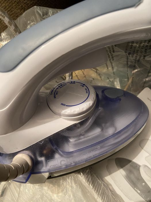 Small Ironing Iron429170443986544641