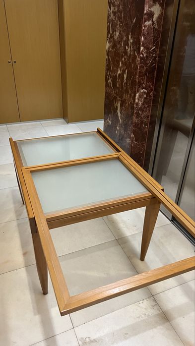 Mesa tampo vidro abre e fecha