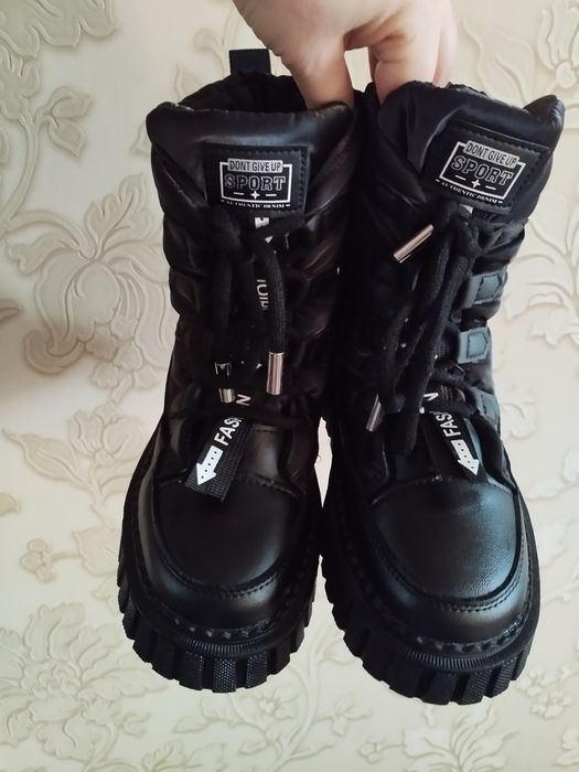 Зимние сапоги для девочки .