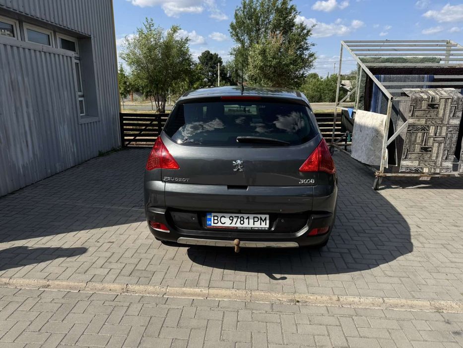 Peugeot 3008. 2012 рік