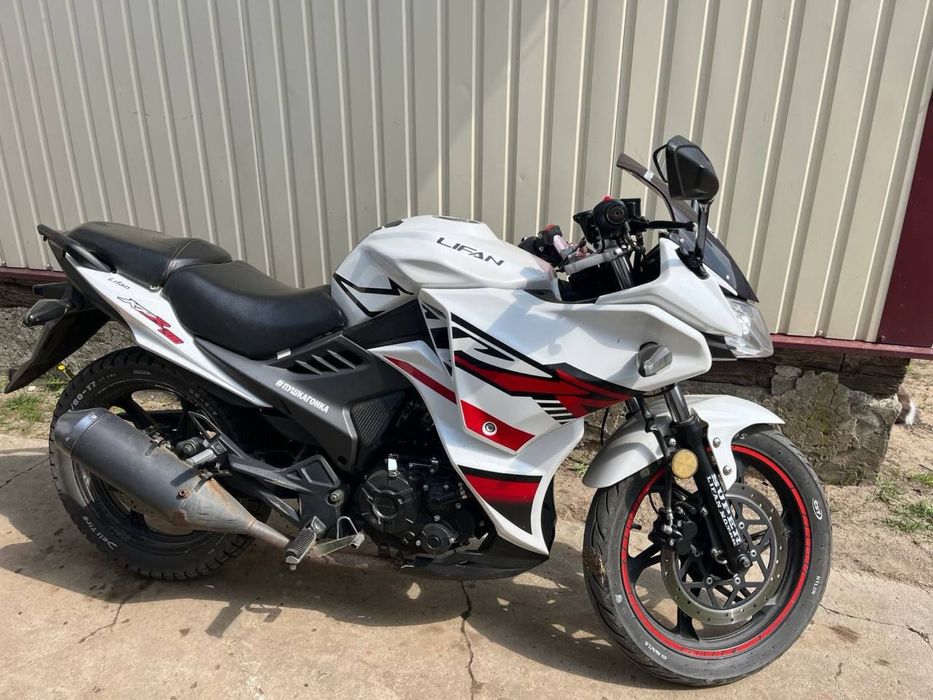 Продам мотоцикл Ліфан кпр200
