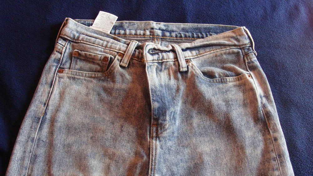 Calças Jovens da  Levis