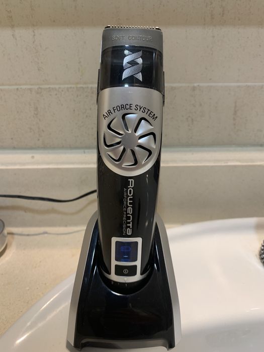 Aparador Barba Rowenta Air Force Precision