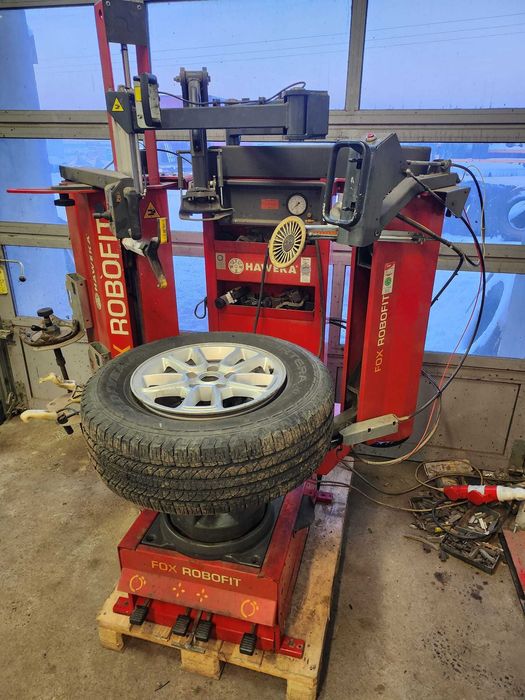 Montażownica do opon osobowych HAWEKA FOX Robofit Włoska bezłyżkowa