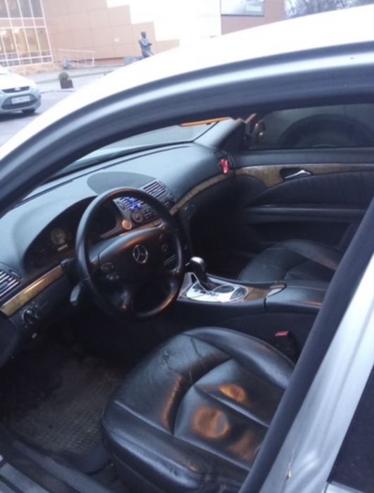 Mercedes Benz W211.   2.2