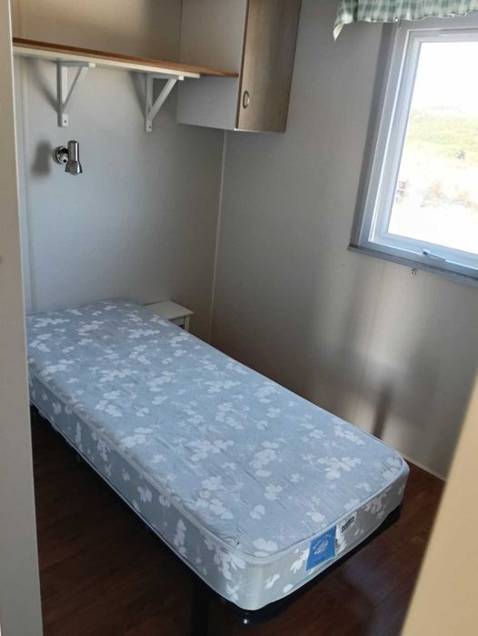 Aluga se casa T2 mobilado