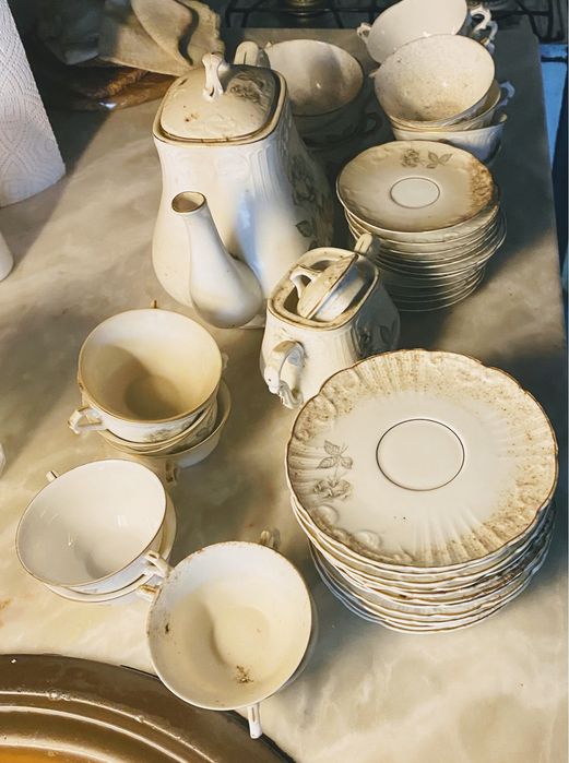 Grande serviço de chá antigo em porcelana portuguesa – 72 peças