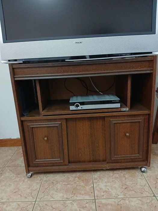 Móvel para tv em madeira