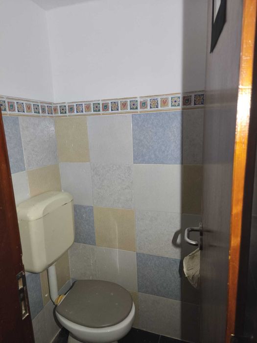 Loja para Venda no Cacém bem localizada com 75m2 em 2 pisos