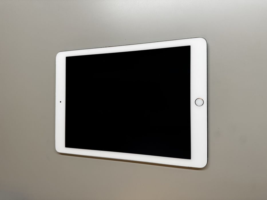 iPad Air 2 64 GB LTE | iOS 15.7.9 | cienki i lekki | SIM