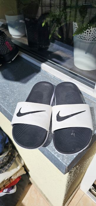 Klapki damskie Nike rozmiar 35 wkładka 22cm używane