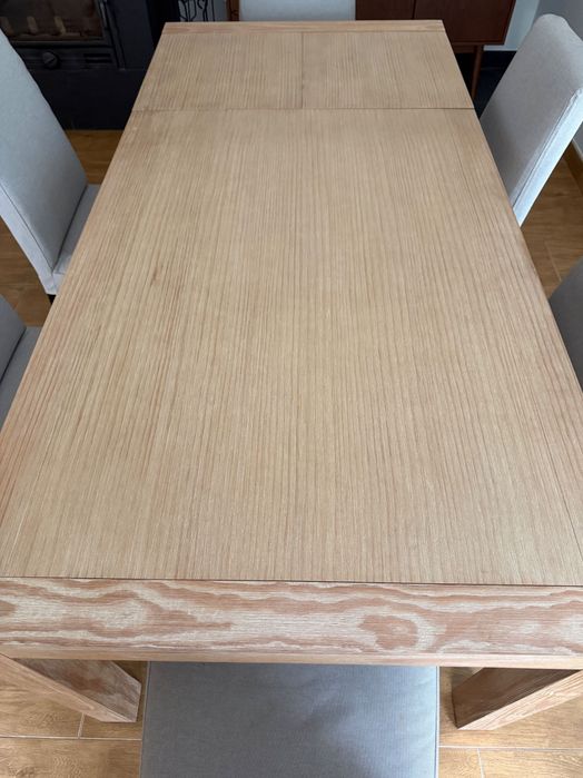 MESA DE JANTAR em Madeira Maciça Extensível 6/8 pessoas Banak Importa - Praticamente Nova