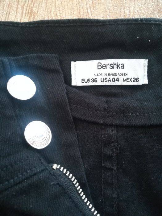 Krótkie spodenki Bershka