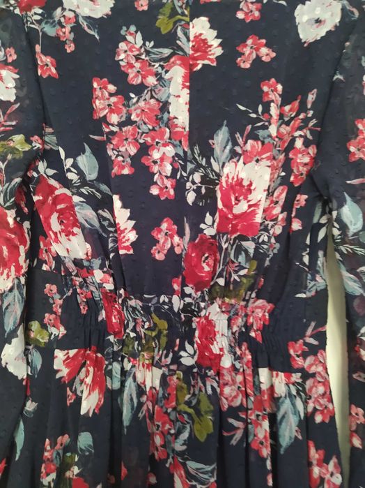 Długa sukienka na każdą okazję