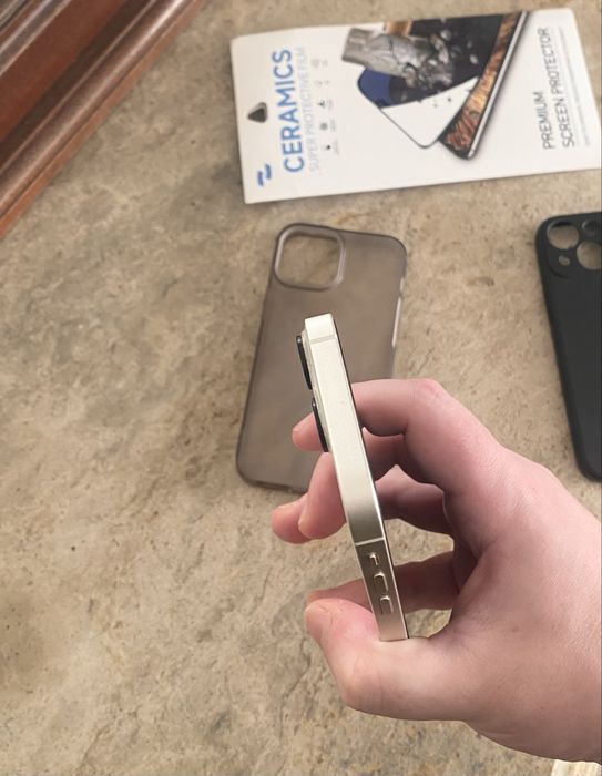 iPhone 13 Mini + extras. 83% Capacidade de Bateria