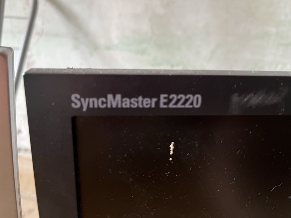 Продам два монитора самсунг, 17 и 22 SyncMaster