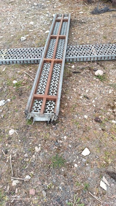 Najazdy metalowe 2.5m najazd