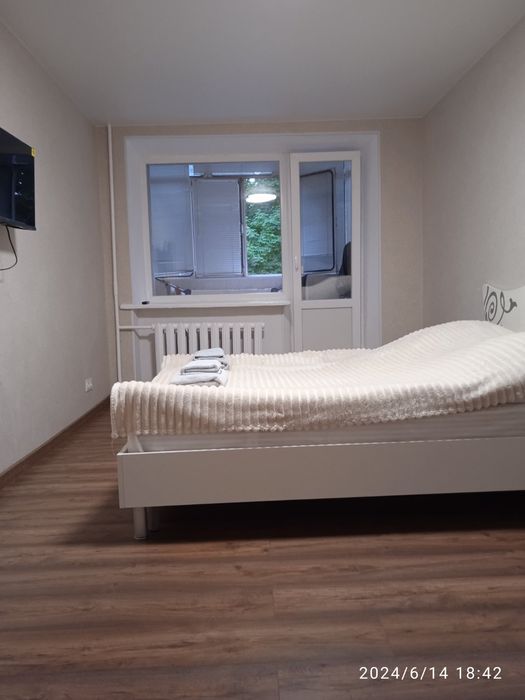 Простора ДВОКІМНАТНА квартира, проспект Миру , документи