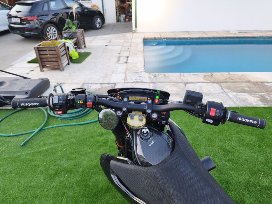 Husqvarna 701 35KW deslimitada