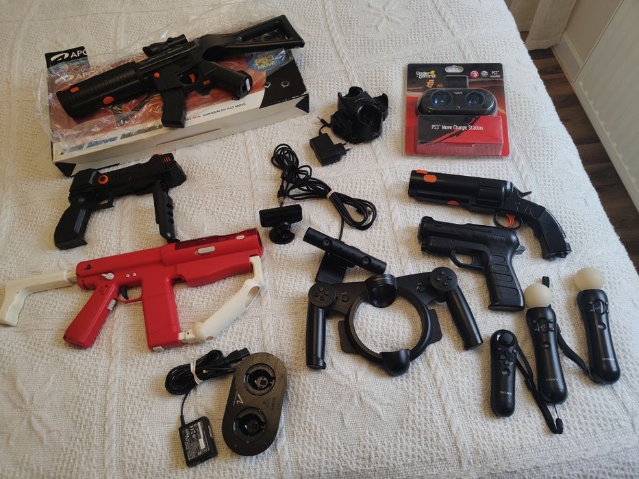 Akcesoria PS3 PS4 Kontroler Move Sony Karabin Sharp Shooter / Apollo Nawigator Kamera VR  Ładowarka Stacja  Rewolwer Uzi