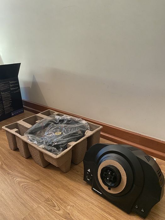 Thrustmaster T300RS Ferrari Alcantara Edition