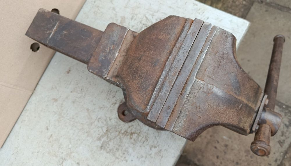 Тиски слесарные 140 мм