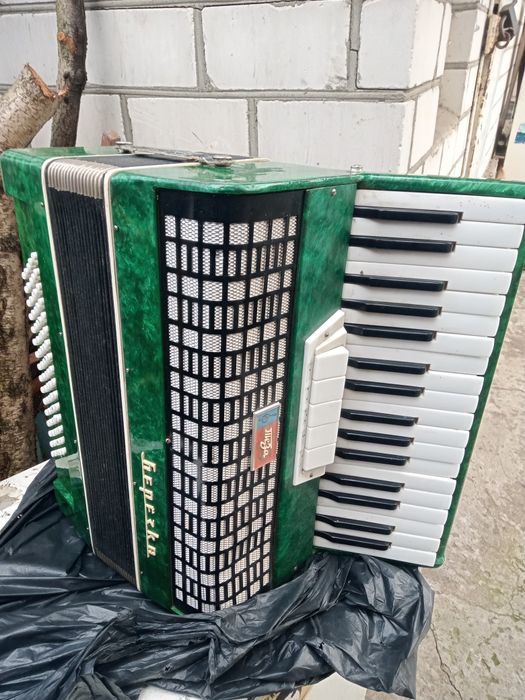 Продам аккардион,баян.