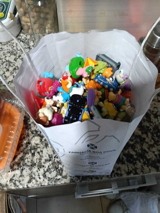brinquedos em tamanho pequeno