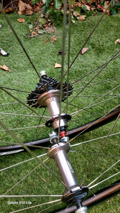 Rodas Zipp 303 carbono pneu e câmara de ar