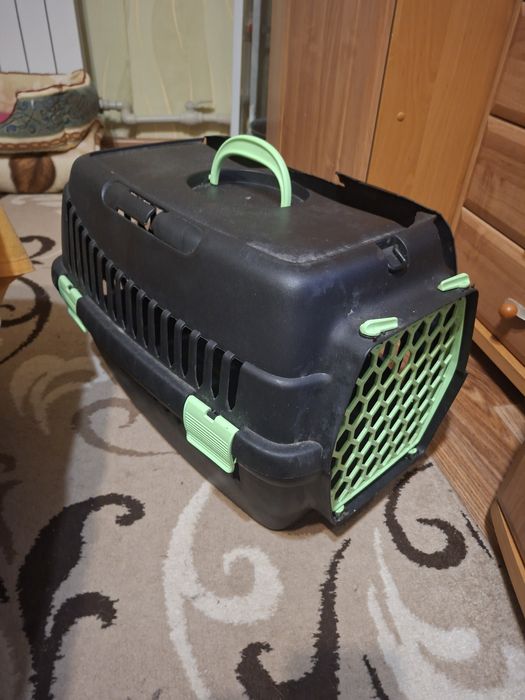 Продаю переноску  для животных  на запчасти