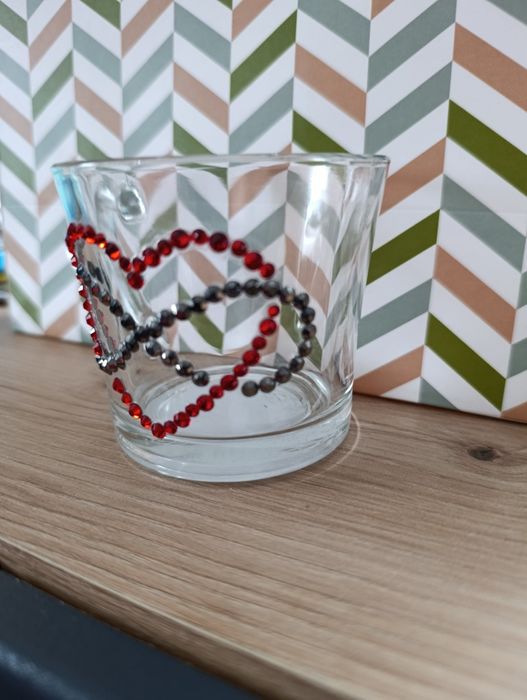 Чашечка із стразами.