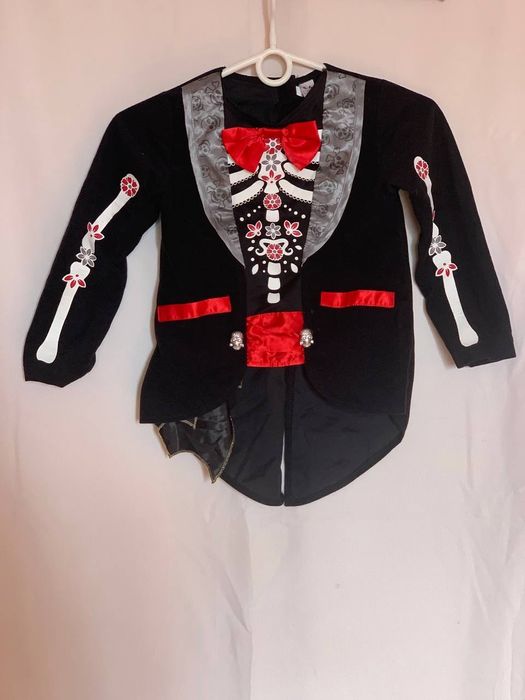 Продам или сдам в аренду детские праздничные костюмы