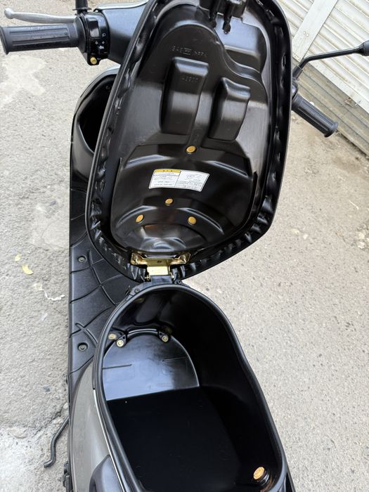 Suzuki Lets l свіжо привезений з Японії